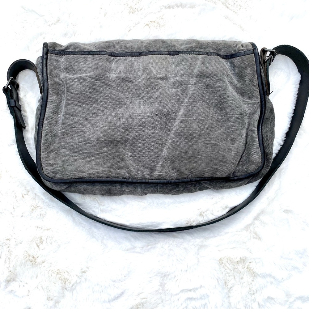 Marc By Marc Jacobs Messenger Bag - Picture 2 of 16